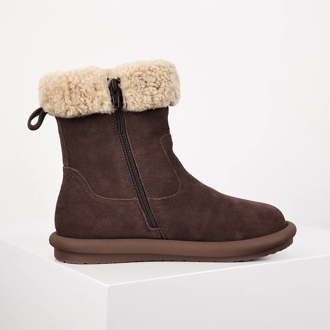 Pick up locally 💰720 The core recommendation is good price 𝐔𝐠𝐠 23 popular handmade sheep's curly boots Maillard girl's dream boots Korean and Korean style Fully handmade first-layer cow suede Teddy sheep's curly wool lining The combination has a great autumn and winter atmosphere Size: 35 36 37 38 39 40